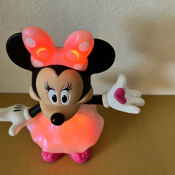 Disney Minnie interactive lights-up many colors - Picture 9 of 9